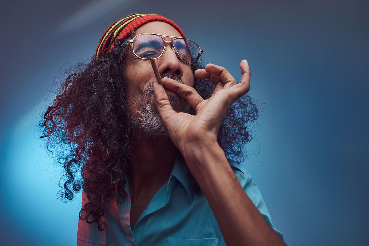 How Shop Owners can Gain More Happy Customers by Selling Cannabis Seeds